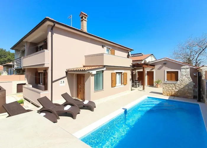 Ferienhaus Mit Privatpool Fuer 5 Personen Ca 150 Qm In Pula, Istrien Istrische Riviera